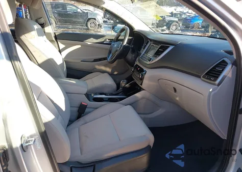 2016 Hyundai Tucson Sport z USA, uszkodzony, nr VIN KM8J3CA26GU094266